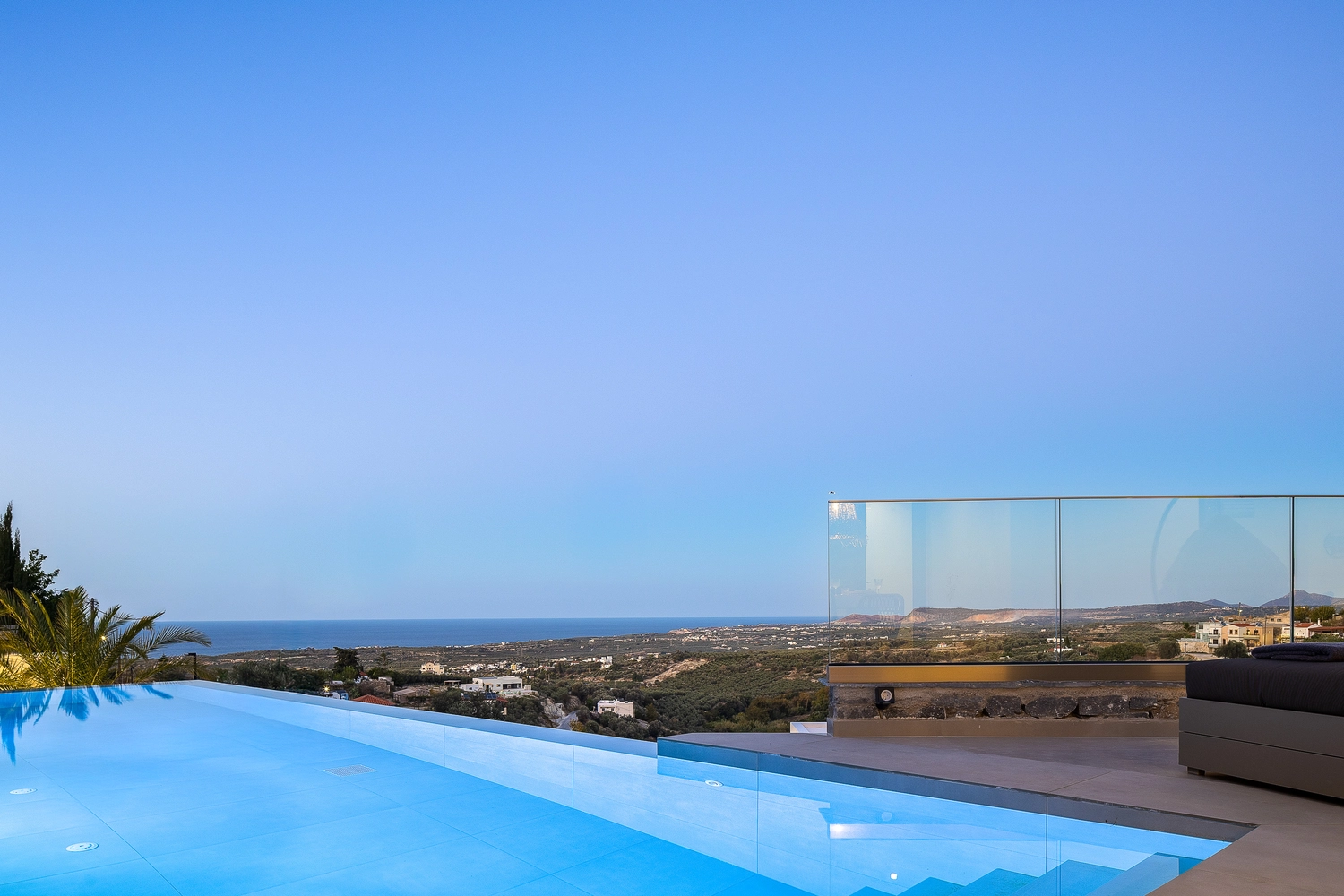 Villa ANDRIOTIS – Infinity-Pool mit Blick aufs Meer